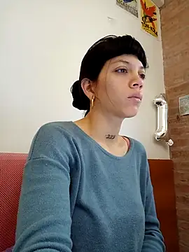 Paula Alameda online show from 10-26-25, 02:01