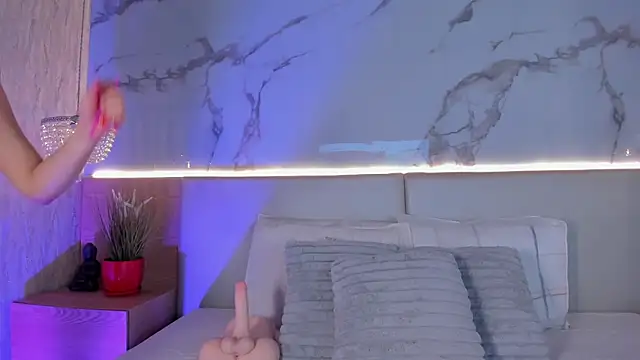 ValSmith  online show from 09-24-25, 04:16