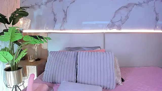 ValSmith  online show from 04-26-26, 03:48