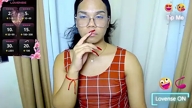 Snapshot of Dream_Mistress chatting on 10-22-25, 05:13 Dream Mistress online show from 10-22-25, 05:13