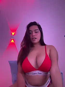 Snapshot of urasianlady chatting on 09-20-25, 12:00 urasianlady online show from 09-20-25, 12:00