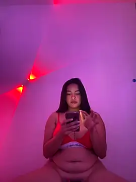 Snapshot of urasianlady chatting on 10-08-25, 02:42 urasianlady online show from 10-08-25, 02:42