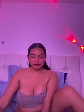 Snapshot of urasianlady chatting on 10-09-25, 03:43 urasianlady online show from 10-09-25, 03:43