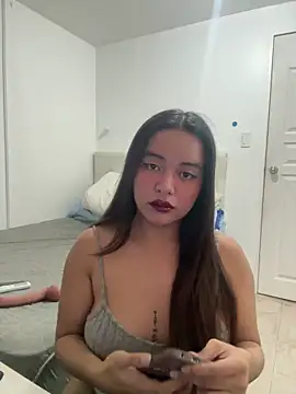 Snapshot of urasianlady chatting on 10-11-25, 04:55 urasianlady online show from 10-11-25, 04:55