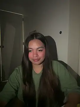 Snapshot of urasianlady chatting on 10-21-25, 03:24 urasianlady online show from 10-21-25, 03:24