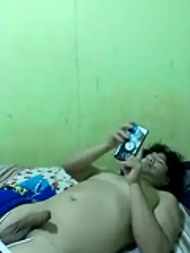 Snapshot of 3-11A chatting on 12-14-25, 06:52 3-11A online show from 12-14-25, 06:52