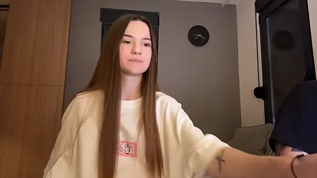 Snapshot of TenDouble chatting on 10-19-25, 10:32 TenDouble online show from 10-19-25, 10:32