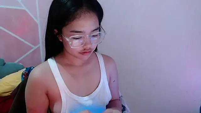 Snapshot of aaliyah_walker chatting on 12-17-25, 11:05 aaliyah walker online show from 12-17-25, 11:05