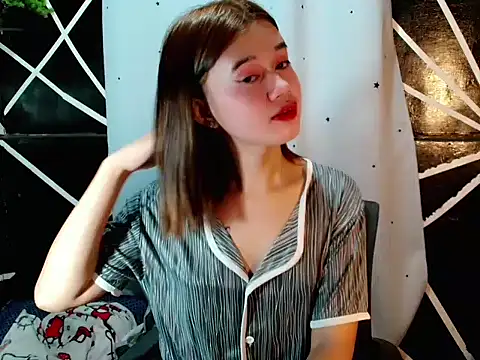 Snapshot of urgirl_mikah chatting on 09-26-25, 09:19 urgirl mikah online show from 09-26-25, 09:19