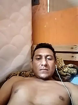 Snapshot of Albertmarc2 chatting on 11-23-25, 02:17 Albertmarc2 online show from 11-23-25, 02:17