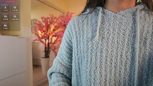 Snapshot of NicoleCrawft chatting on 11-07-25, 07:03 NicoleCrawft online show from 11-07-25, 07:03