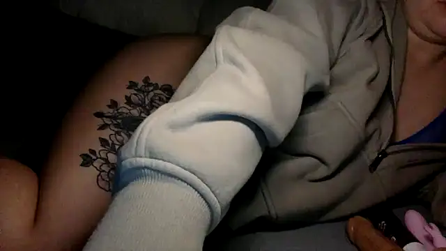 Izzy not so innocent online show from 11-15-25, 10:15