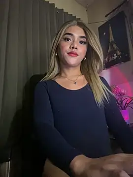 Snapshot of calimonroe chatting on 05-04-26, 11:45 calimonroe online show from 05-04-26, 11:45