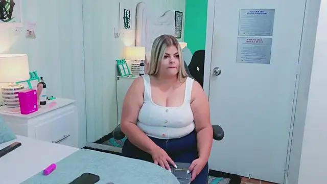 KiimBrooks online show from 12-21-25, 11:06