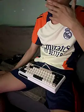 Snapshot of boyhigh1997 chatting on 11-14-25, 07:51 boyhigh1997 online show from 11-14-25, 07:51