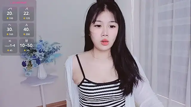 Snapshot of -Rose-Lucky- chatting on 10-16-25, 01:17 -Rose-Lucky- online show from 10-16-25, 01:17