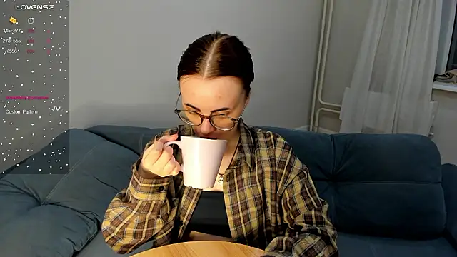 MewStella online show from 03-21-26, 05:49