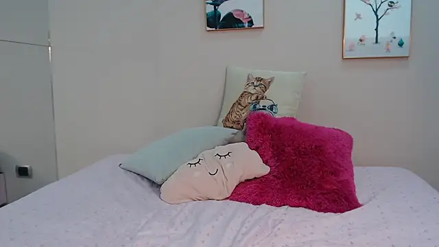 Snapshot of zooombee chatting on 09-23-25, 07:17 zooombee online show from 09-23-25, 07:17