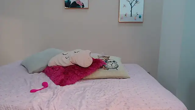 Snapshot of zooombee chatting on 11-22-25, 07:35 zooombee online show from 11-22-25, 07:35