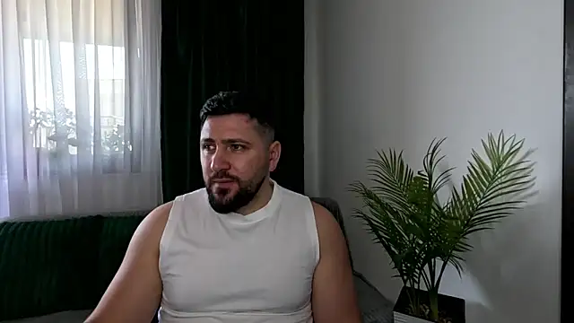 Snapshot of Gold_Alpha_Boy chatting on 05-04-26, 01:29 Gold Alpha Boy online show from 05-04-26, 01:29