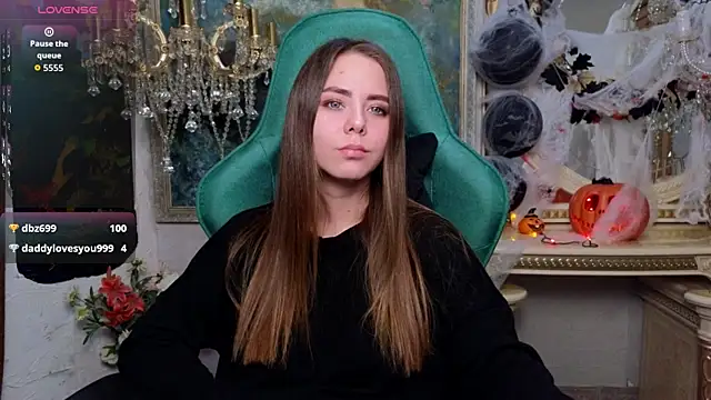 IvoryWood  online show from 10-31-25, 10:27