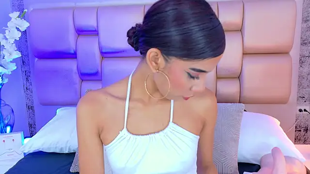 BellaHarper1 online show from 10-04-25, 01:09