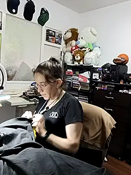 Isabella5 Brown  online show from 10-24-25, 08:38