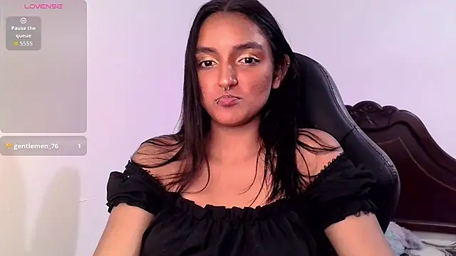 Snapshot of Ari_20_ chatting on 09-30-25, 10:26 Ari 20 online show from 09-30-25, 10:26