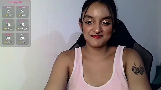 Snapshot of Ari_20_ chatting on 10-14-25, 12:44 Ari 20 online show from 10-14-25, 12:44