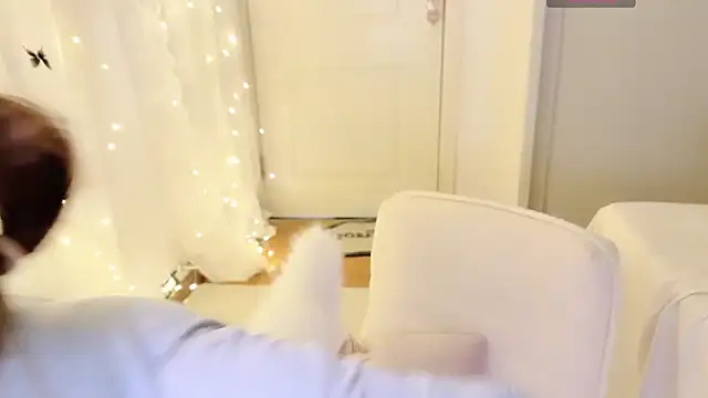 Snapshot of charlotte520 chatting on 11-14-25, 01:59 charlotte520 online show from 11-14-25, 01:59