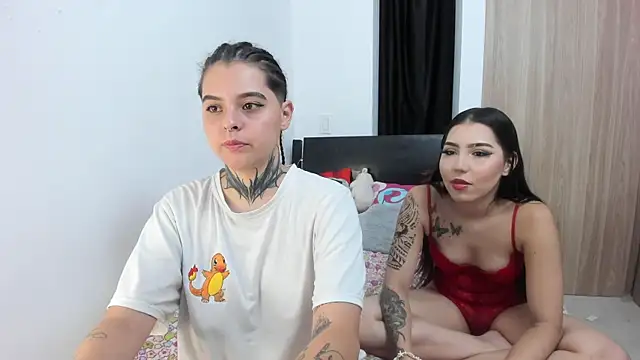 Snapshot of aria_and_tammy chatting on 11-06-25, 03:51 aria and tammy online show from 11-06-25, 03:51