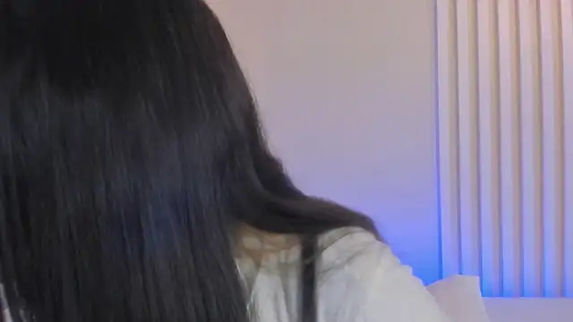 Snapshot of babe_katty chatting on 05-25-26, 06:47 babe katty online show from 05-25-26, 06:47