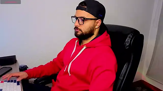 Ernesto-Rodriguez82 online show from 10-18-25, 05:21