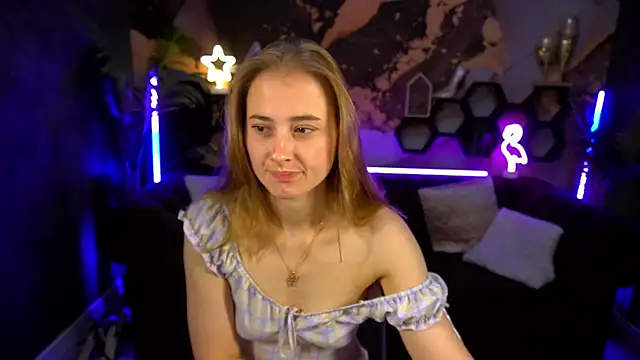 Snapshot of Sun_Kitty_ chatting on 09-18-25, 06:48 Sun Kitty online show from 09-18-25, 06:48