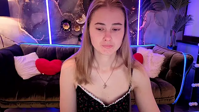 Snapshot of Sun_Kitty_ chatting on 09-27-25, 06:51 Sun Kitty online show from 09-27-25, 06:51