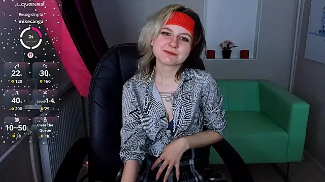 girl next doorr online show from 10-24-25, 01:07