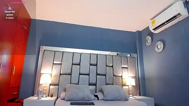 Cata Joness online show from 09-26-25, 04:16