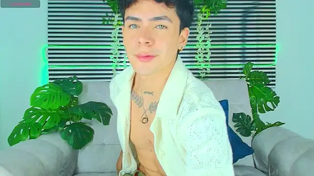 CamiiGuzmanX online show from 04-24-26, 08:33