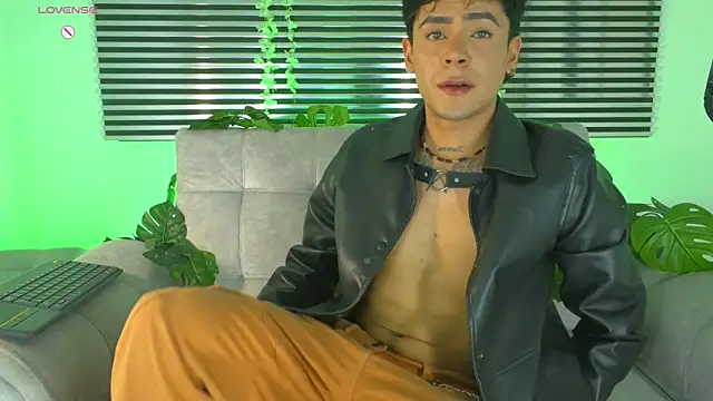 CamiiGuzmanX online show from 06-18-26, 09:30