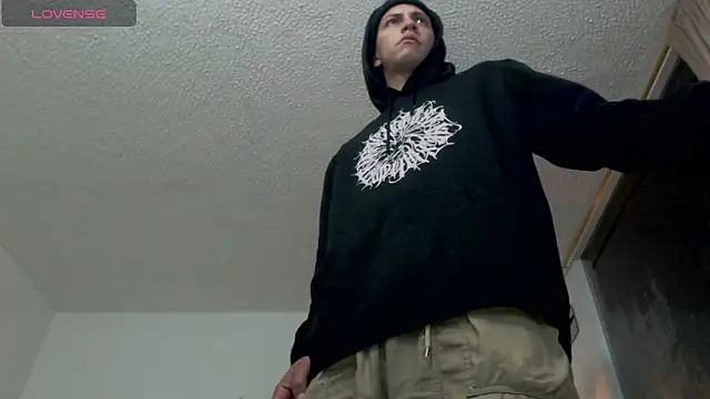 Snapshot of Thomasjons_ chatting on 05-04-26, 03:24 Thomasjons online show from 05-04-26, 03:24