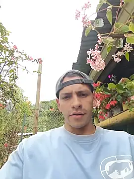 Snapshot of Thomasjons_ chatting on 05-19-26, 04:24 Thomasjons online show from 05-19-26, 04:24
