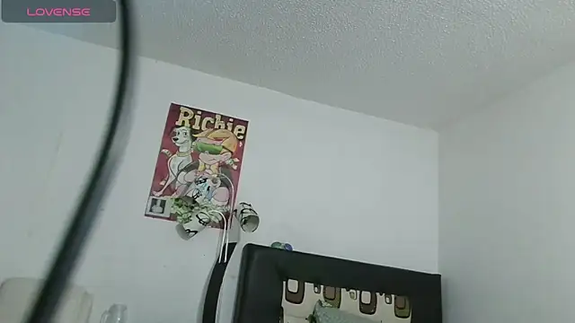 Snapshot of Thomasjons_ chatting on 06-08-26, 01:39 Thomasjons online show from 06-08-26, 01:39