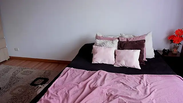 Kata Soler  online show from 01-12-26, 05:07