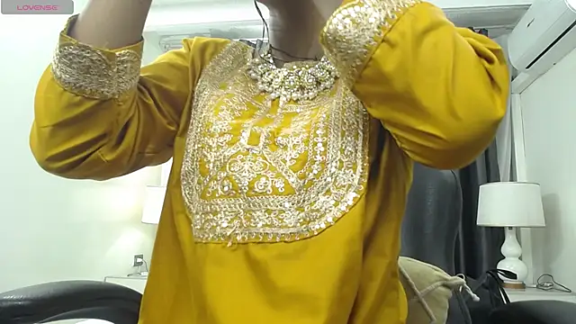 Snapshot of kairadayamai chatting on 04-22-26, 12:39 kairadayamai online show from 04-22-26, 12:39