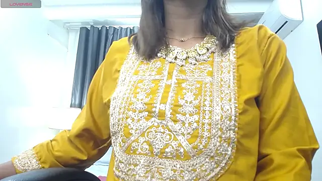 Snapshot of kairadayamai chatting on 04-27-26, 12:14 kairadayamai online show from 04-27-26, 12:14