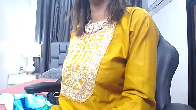 Snapshot of kairadayamai chatting on 05-06-26, 11:48 kairadayamai online show from 05-06-26, 11:48