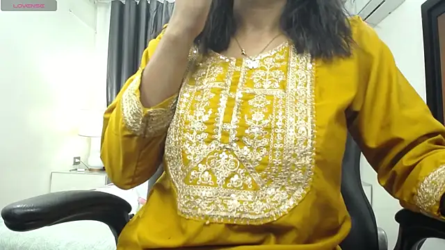 Snapshot of kairadayamai chatting on 05-20-26, 12:11 kairadayamai online show from 05-20-26, 12:11