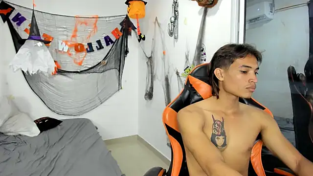 Snapshot of kenshi_roa chatting on 11-15-25, 09:00 kenshi roa online show from 11-15-25, 09:00