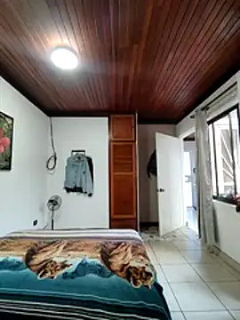 Snapshot of Vargas030 chatting on 02-06-26, 04:21 Vargas030 online show from 02-06-26, 04:21