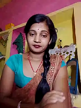 Snapshot of Hot_bbbb chatting on 05-29-26, 05:00 Hot bbbb online show from 05-29-26, 05:00